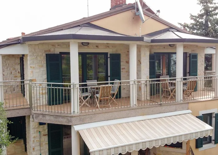 Todor Seaside Apartments
